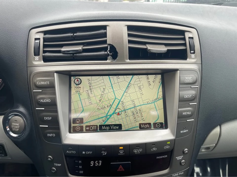 2006 Lexus IS 2nd Gen - Image 16 of 20