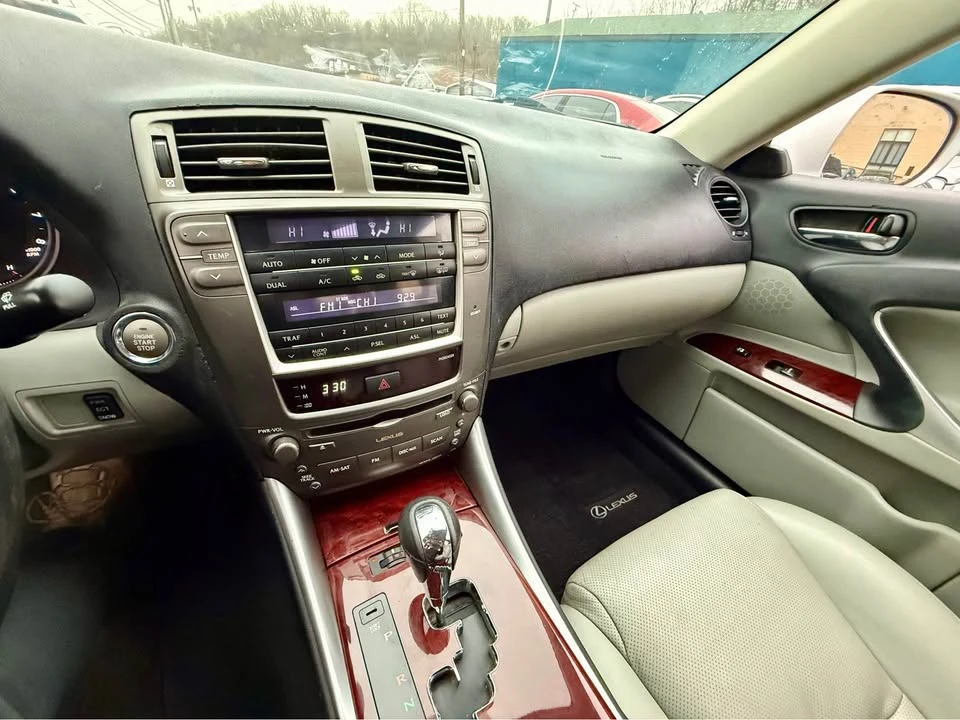 2006 Lexus IS 2nd Gen - Image 12 of 15