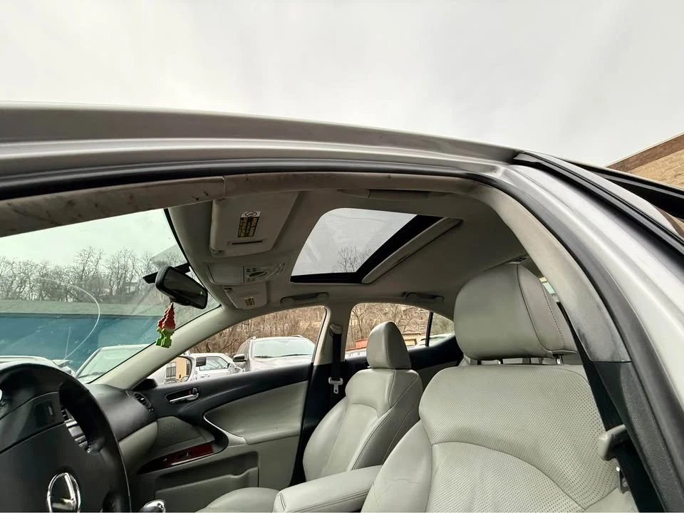 2006 Lexus IS 2nd Gen - Image 11 of 15