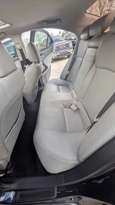 2006 Lexus IS 2nd Gen - Image 13 of 19