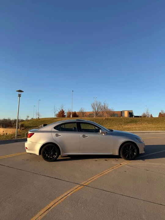 2006 Lexus IS 2nd Gen - Image 3 of 9