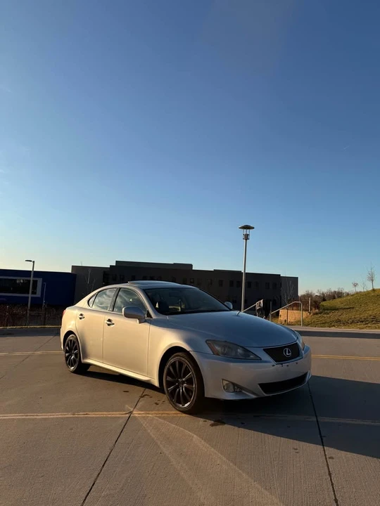 2006 Lexus IS 2nd Gen - Image 2 of 9