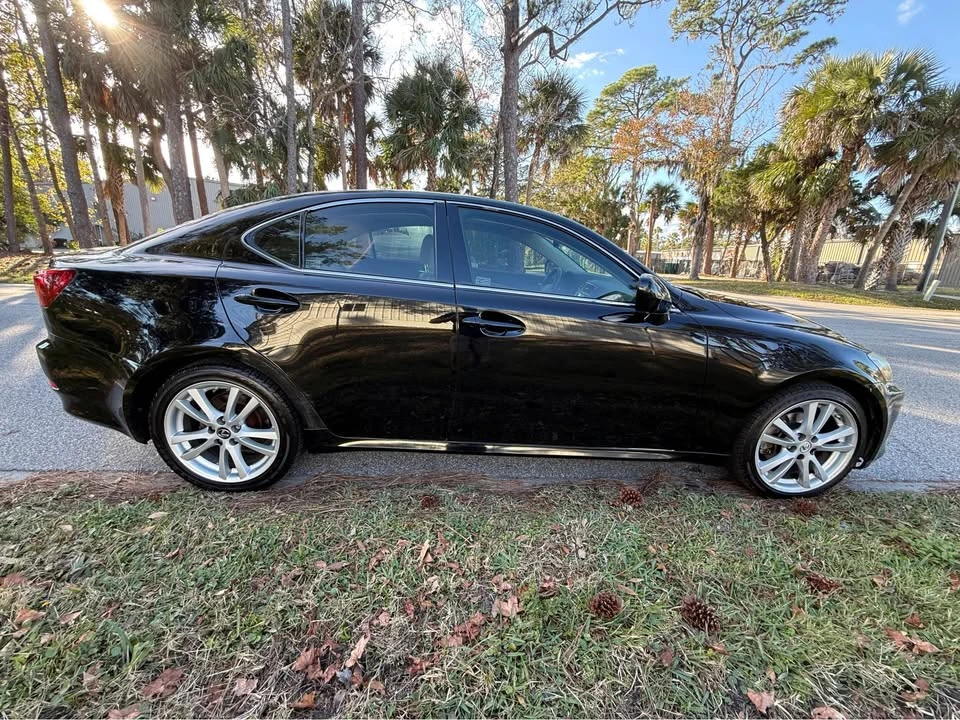 2006 Lexus IS 2nd Gen - Image 4 of 19