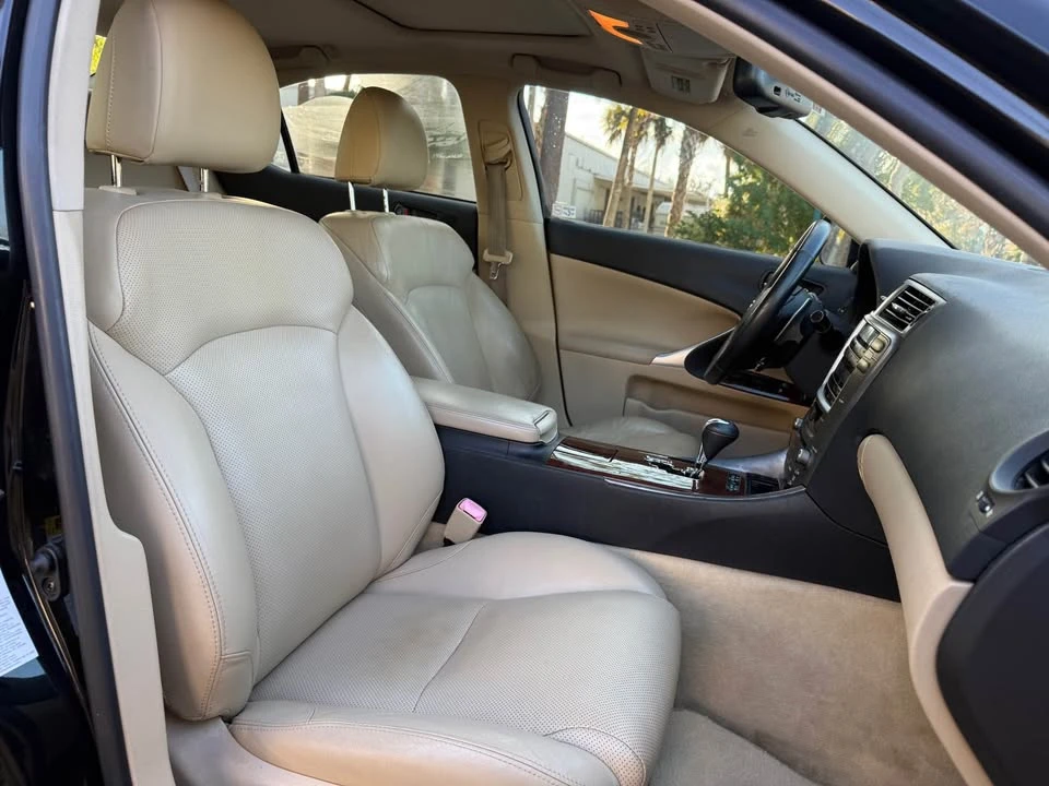 2006 Lexus IS 2nd Gen - Image 17 of 19