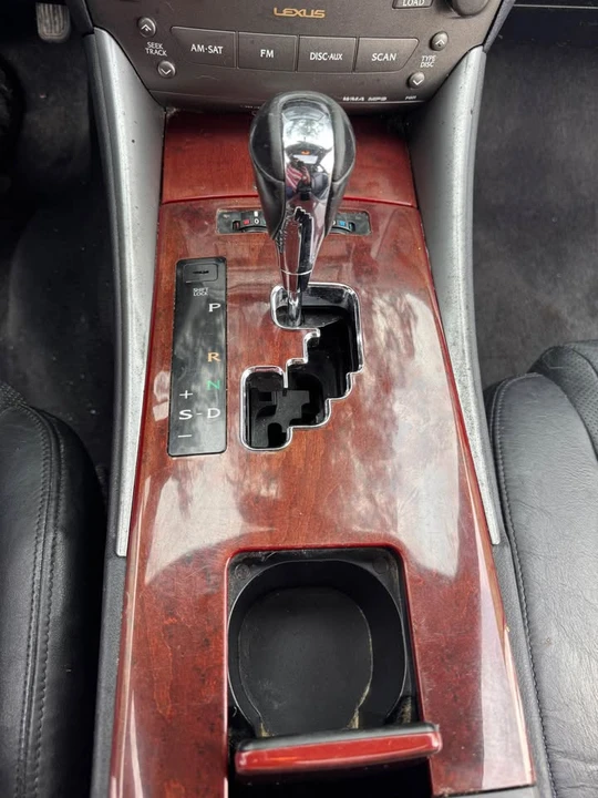2006 Lexus IS 2nd Gen - Image 12 of 19