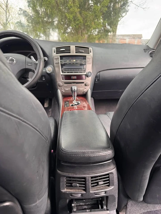 2006 Lexus IS 2nd Gen - Image 6 of 19