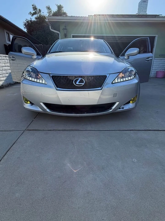 2006 Lexus IS 2nd Gen - Image 4 of 10