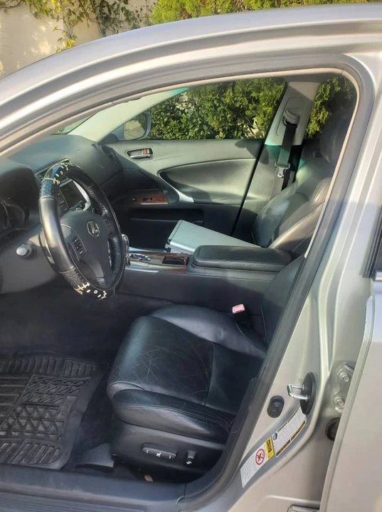 2006 Lexus IS 2nd Gen - Image 8 of 10