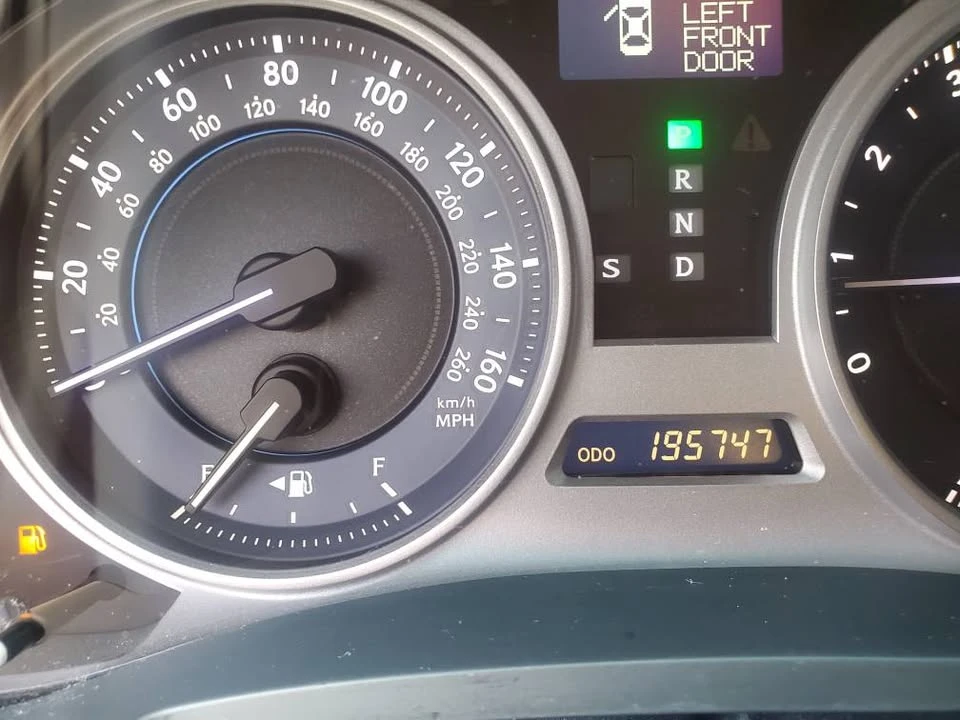 2006 Lexus IS 2nd Gen - Image 3 of 10
