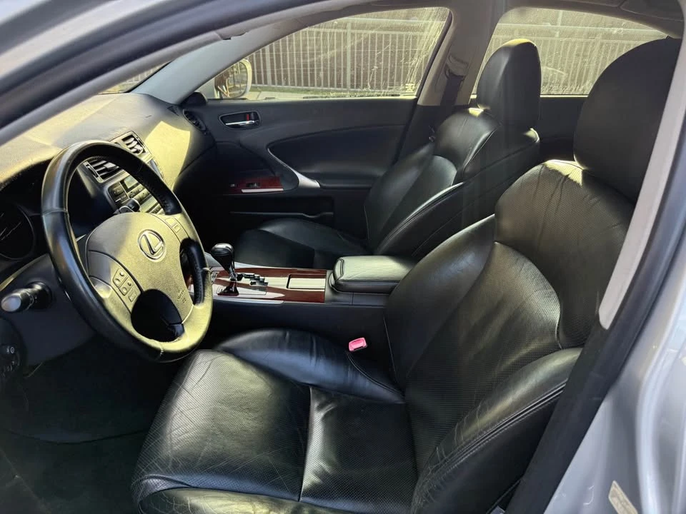 2006 Lexus IS 2nd Gen - Image 11 of 18