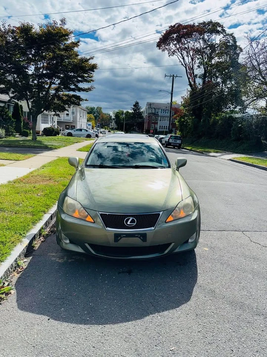 2006 Lexus IS 2nd Gen - Image 4 of 13