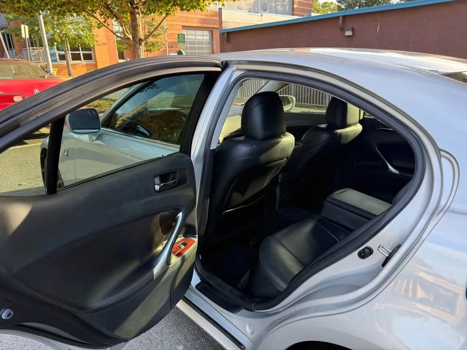 2006 Lexus IS 2nd Gen - Image 10 of 18
