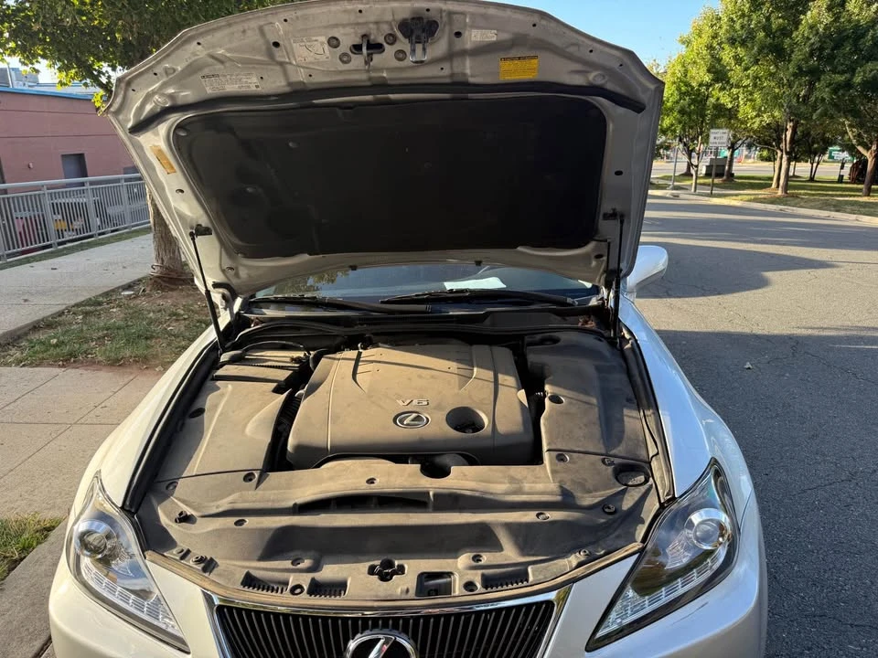 2006 Lexus IS 2nd Gen - Image 14 of 18
