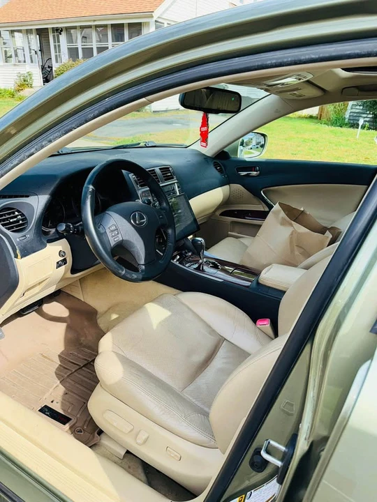 2006 Lexus IS 2nd Gen - Image 10 of 13