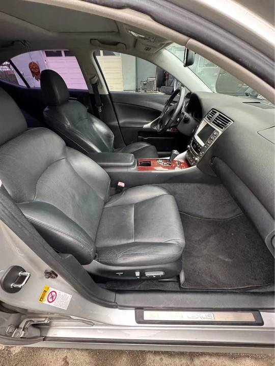 2006 Lexus IS 2nd Gen - Image 8 of 12