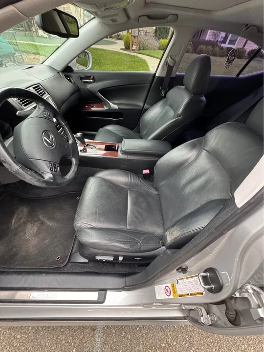 2006 Lexus IS 2nd Gen - Image 9 of 12
