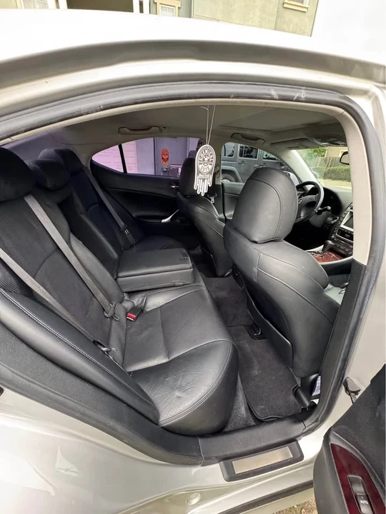 2006 Lexus IS 2nd Gen - Image 10 of 12
