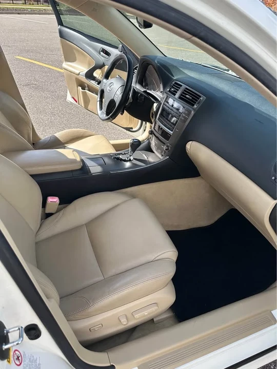 2006 Lexus IS 2nd Gen - Image 11 of 18
