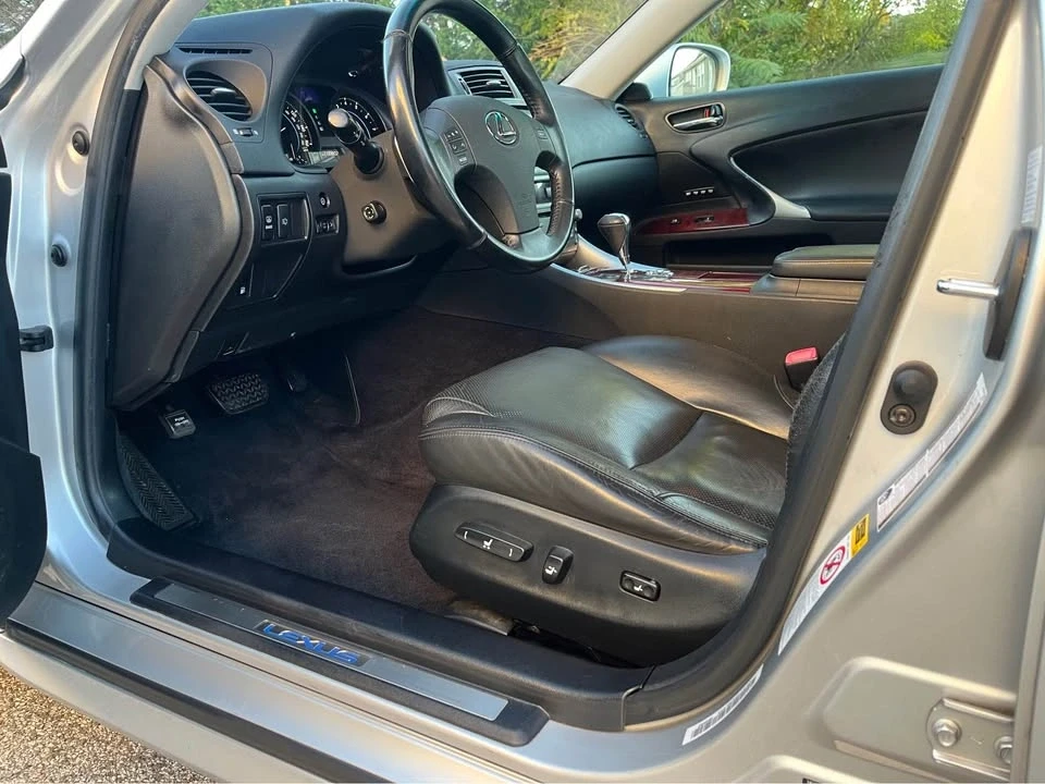 2006 Lexus IS 2nd Gen - Image 6 of 20