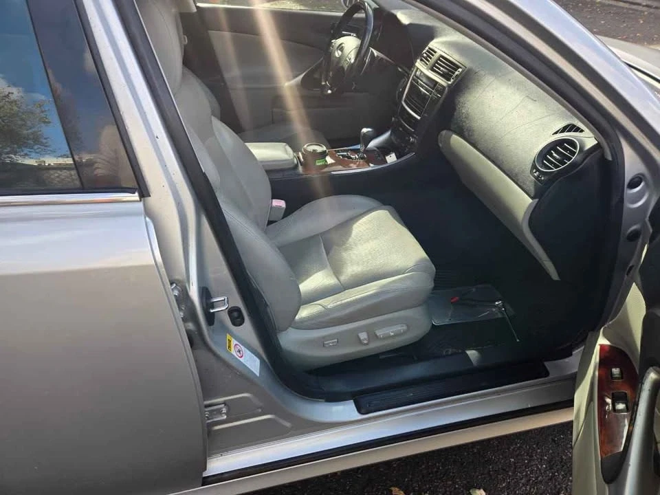 2006 Lexus IS 2nd Gen - Image 11 of 13