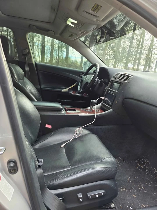2006 Lexus IS 2nd Gen - Image 13 of 16