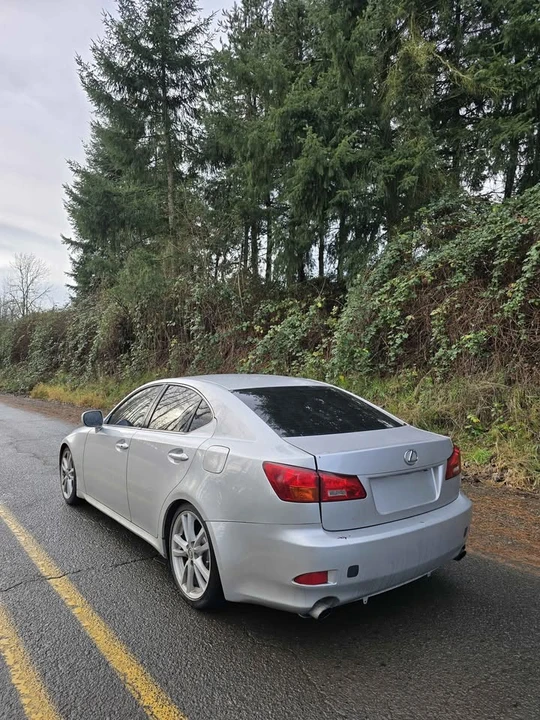 2006 Lexus IS 2nd Gen - Image 9 of 16