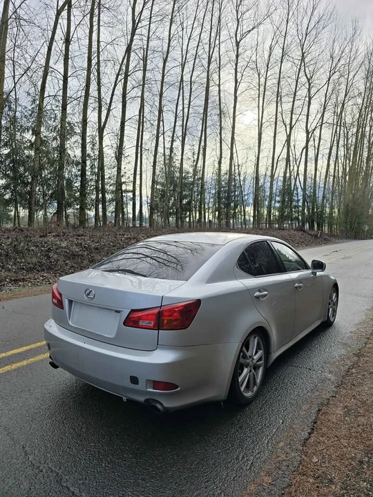 2006 Lexus IS 2nd Gen - Image 10 of 16