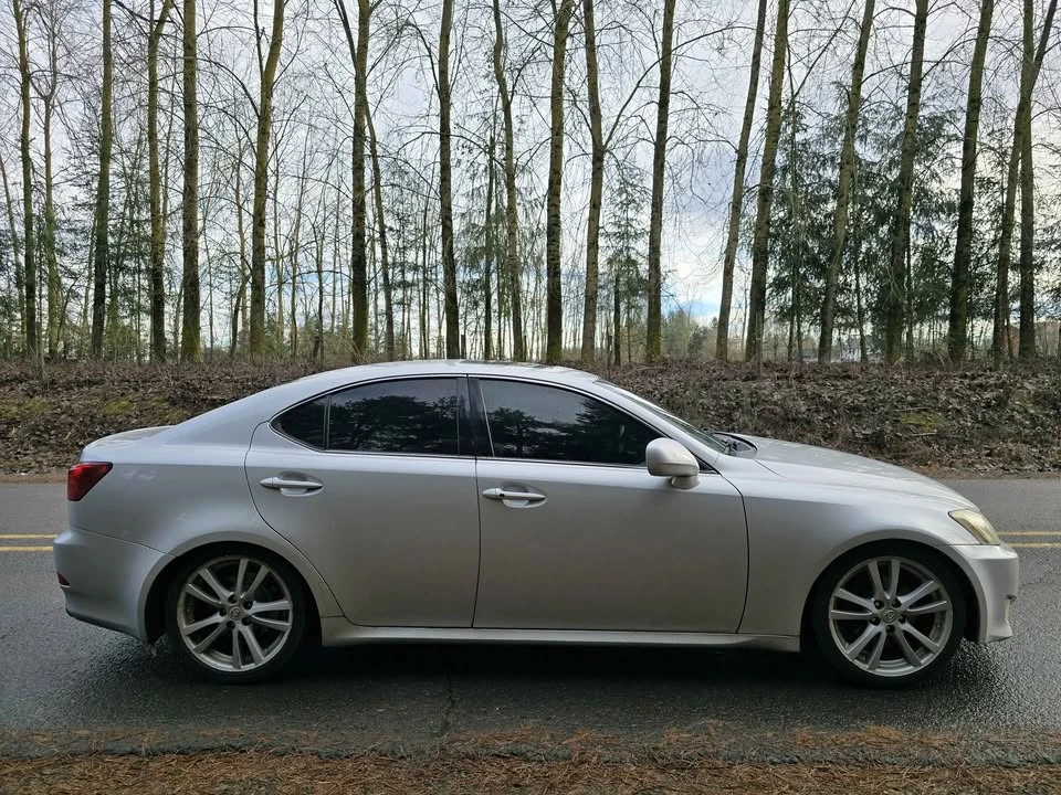 2006 Lexus IS 2nd Gen - Image 11 of 16