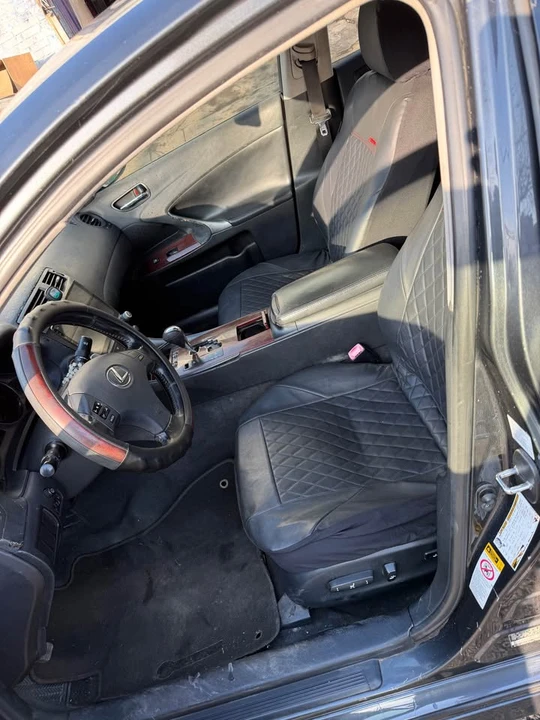2006 Lexus IS 2nd Gen - Image 7 of 10