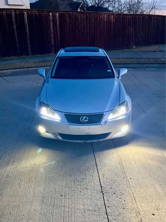 2006 Lexus IS 2nd Gen - Image 3 of 18