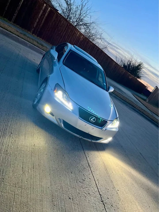 2006 Lexus IS 2nd Gen - Image 6 of 18