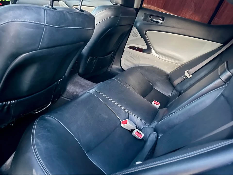 2006 Lexus IS 2nd Gen - Image 14 of 18