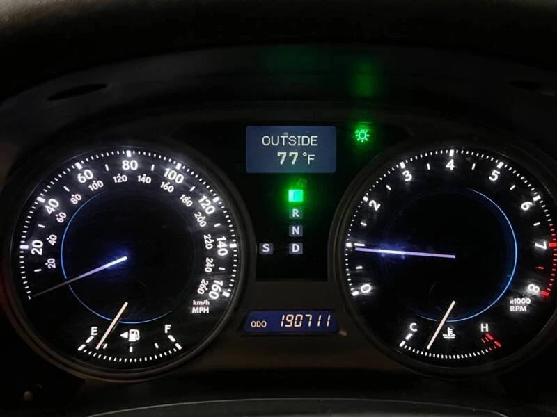 2006 Lexus IS 2nd Gen - Image 10 of 19