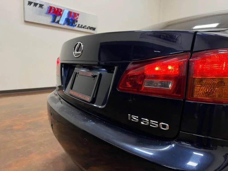 2006 Lexus IS 2nd Gen - Image 17 of 19