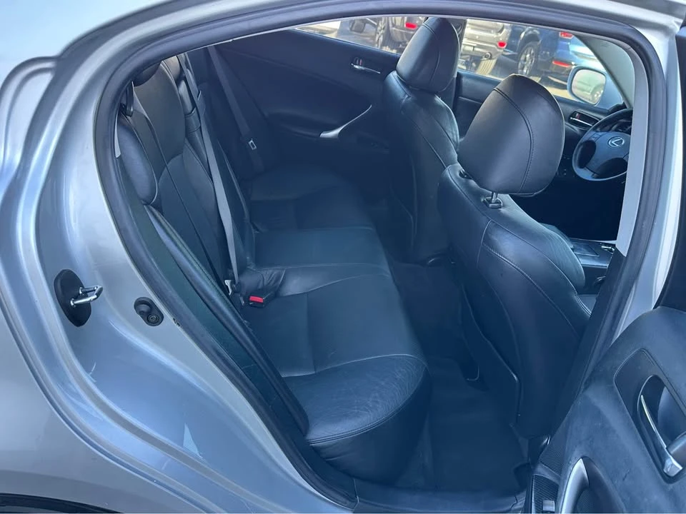 2006 Lexus IS 2nd Gen - Image 11 of 16