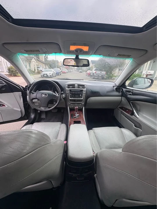 2006 Lexus IS 2nd Gen - Image 5 of 15