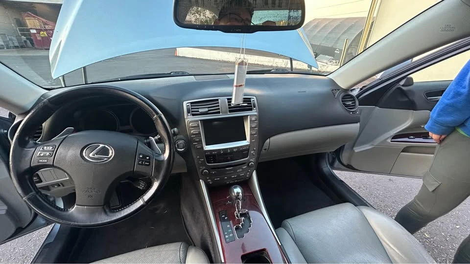 2006 Lexus IS 2nd Gen - Image 10 of 12