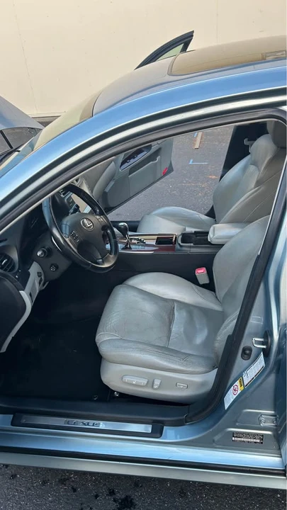 2006 Lexus IS 2nd Gen - Image 6 of 12