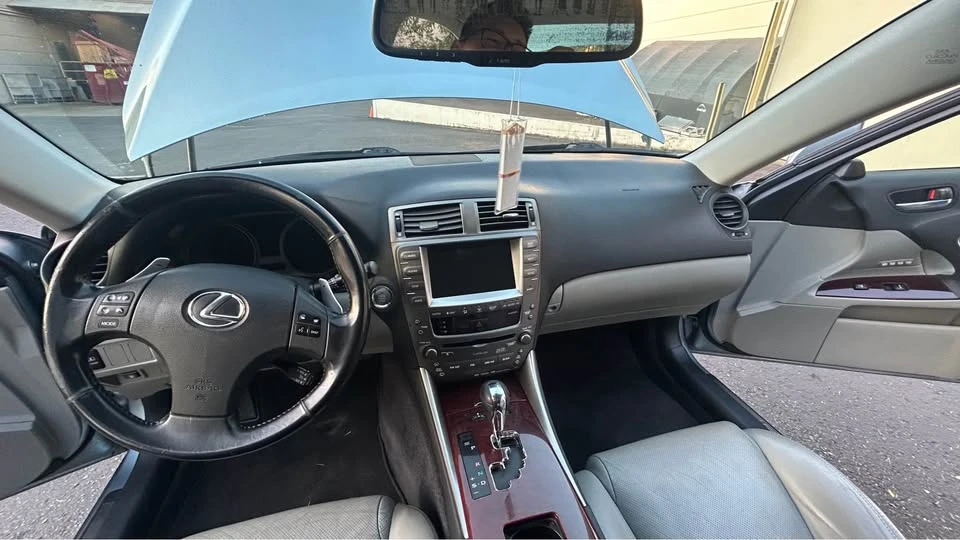 2006 Lexus IS 2nd Gen - Image 11 of 12