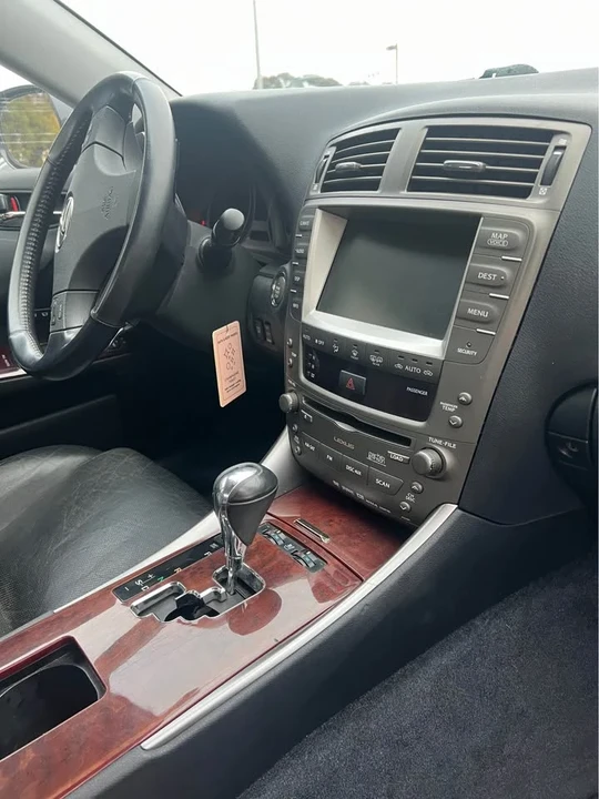 2006 Lexus IS 2nd Gen - Image 4 of 14