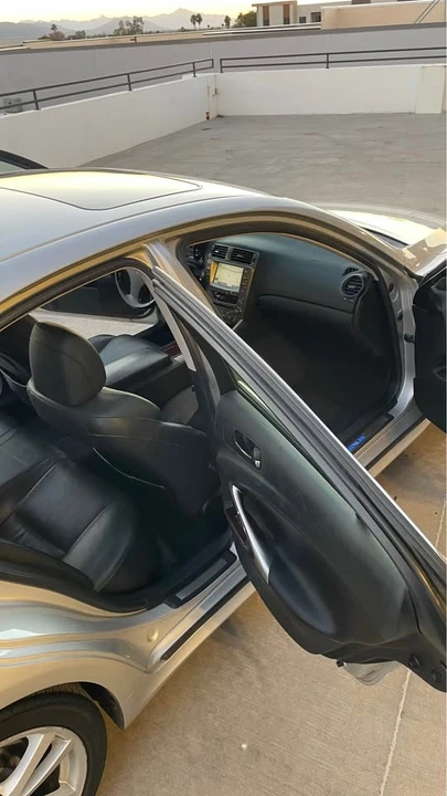 2006 Lexus IS 2nd Gen - Image 9 of 13