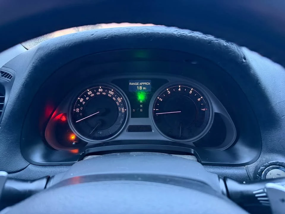 2006 Lexus IS 2nd Gen - Image 15 of 18