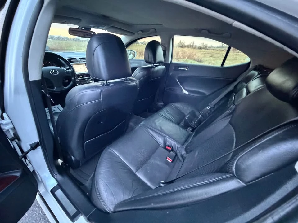 2006 Lexus IS 2nd Gen - Image 10 of 18