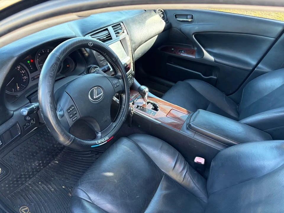 2006 Lexus IS 2nd Gen - Image 9 of 13