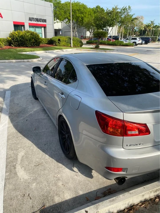 2006 Lexus IS 2nd Gen - Image 5 of 12