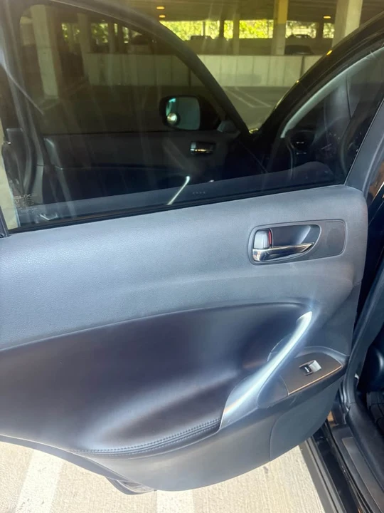 2006 Lexus IS 2nd Gen - Image 12 of 20