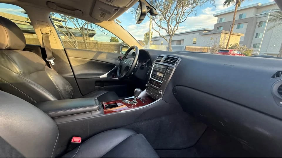 2006 Lexus IS 2nd Gen - Image 11 of 16