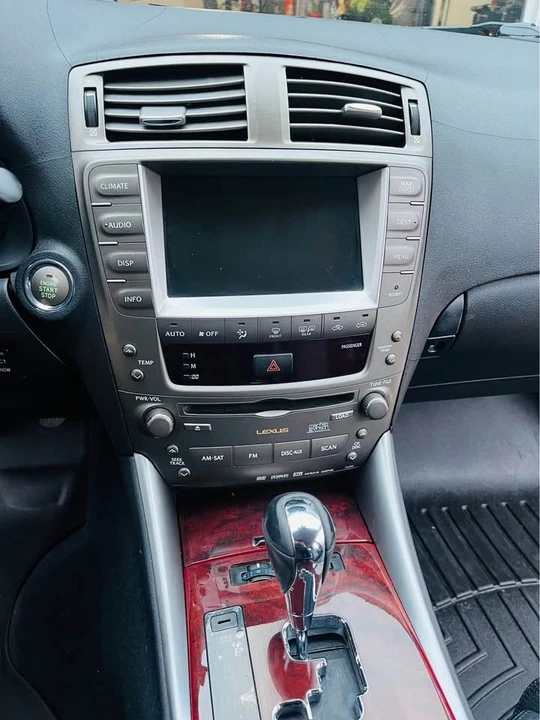 2006 Lexus IS 2nd Gen - Image 11 of 18