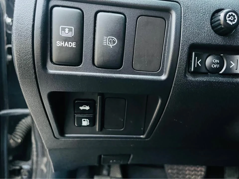 2006 Lexus IS 2nd Gen - Image 16 of 18
