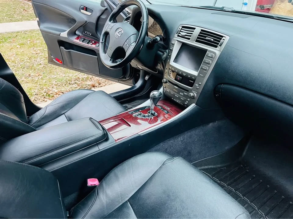 2006 Lexus IS 2nd Gen - Image 13 of 18